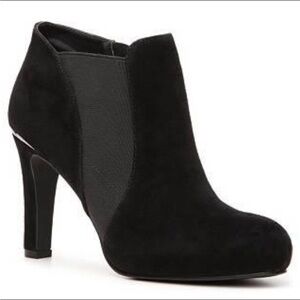 Tahari ‘Suzi’ Black Suede Bootie size 6.5, very good condition